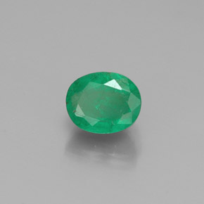 0.43カラットの天然グリーンエメラルド（5×4.1 mm・オーバルカット）