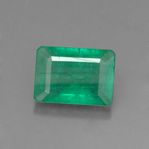 0.97カラットの天然グリーンエメラルド（7.2×5.1 mm・エメラルドカット）
