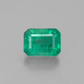 1.09カラットの天然グリーンエメラルド（6.8×5.1 mm・エメラルドカット）