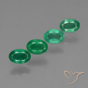 Shop natural 1.52ct ミディアムグリーン エメラルド gems, 楕円形, from コロンビア at GemSelect. In stock, global shipping!