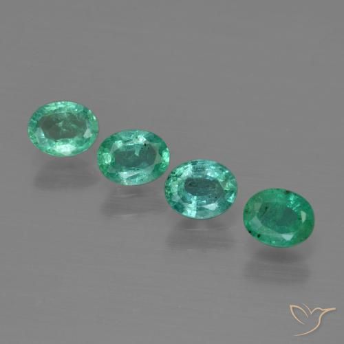 Shop natural 1.07ct 青みがかったグリーン エメラルド gems, 楕円形, from ザンビア at GemSelect. In stock, global shipping!