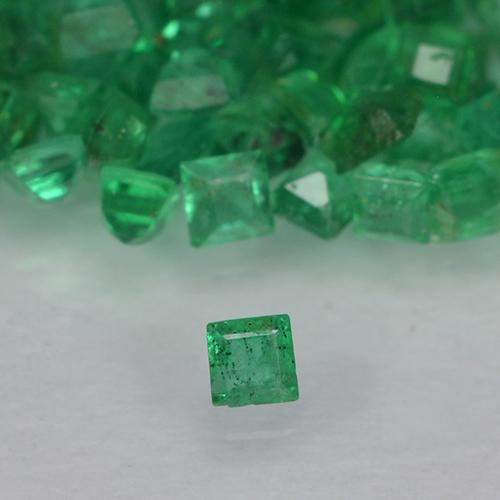 1.23カラットの天然ミディアムグリーンエメラルド（1.3×1.3 mm・四角）