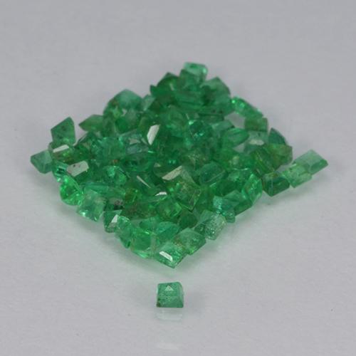 1.23カラットの天然ミディアムグリーンエメラルド（1.3×1.3 mm・四角）