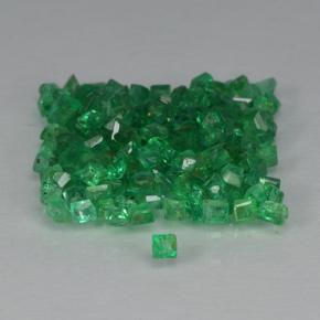 2.06カラットの天然ウォームグリーンエメラルド（1.3×1.2 mm・四角）
