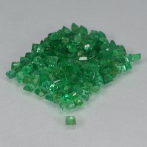 2.08カラットの天然ウォームグリーンエメラルド（1.3×1.2 mm・四角）