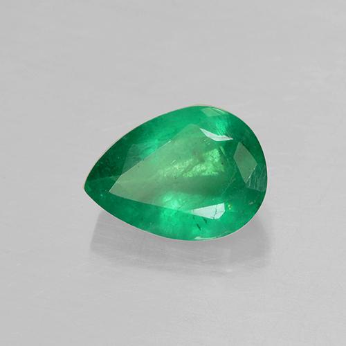 0.79カラットの天然グリーンエメラルド（7.1×5.2 mm・洋梨の形）