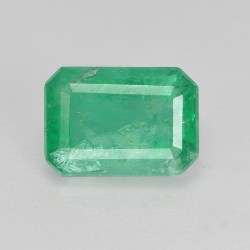 1.53カラットの天然ミディアムグリーンエメラルド（8×5.7 mm・エメラルドカット）