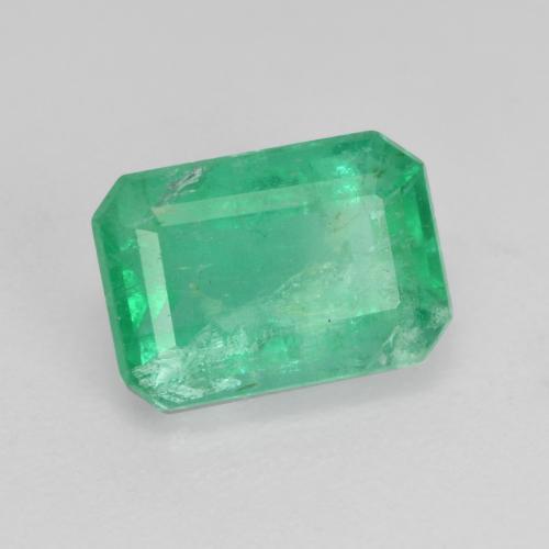 1.53カラットの天然ミディアムグリーンエメラルド（8×5.7 mm・エメラルドカット）