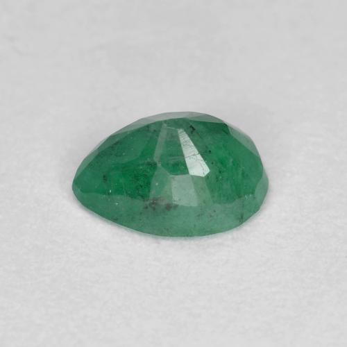 0.47カラットの天然ミディアム薄いグリーンエメラルド（5.9×4.5 mm・洋梨の形）