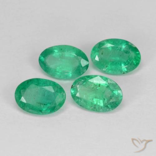 Shop natural 1.73ct ミディアムグリーン エメラルド gems, 楕円形, from ザンビア at GemSelect. In stock, global shipping!