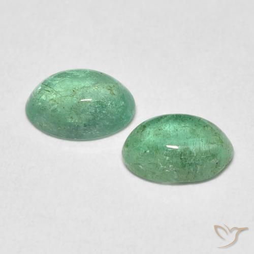 Shop natural 0.76ct パイングリーン エメラルド gems, 楕円形, from コロンビア at GemSelect. In stock, global shipping!