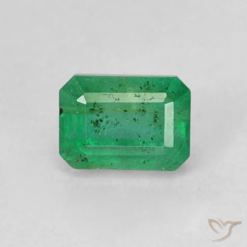 0.98カラットの天然ミディアムグリーンエメラルド（5.9×4.2 mm・エメラルドカット）