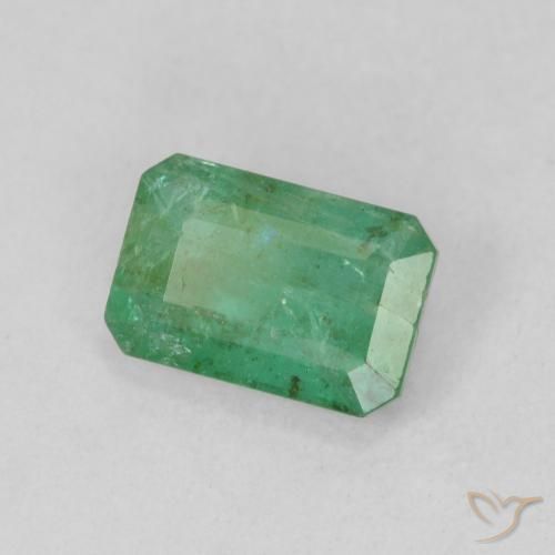 0.88カラットの天然薄いクールグリーンエメラルド、八角形 / エメラルドカット、SI