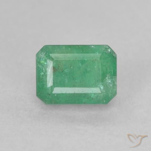 0.66ct 天然 ミディアム薄いグリーン エメラルド, エメラルドカット, SI-I1