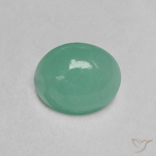 0.64カラットの天然ライトグリーンエメラルド（5.7×4.8 mm・オーバルカット）