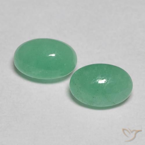 Shop natural 0.61ct 濃いミントグリーン エメラルド gems, 楕円形, from コロンビア at GemSelect. In stock, global shipping!
