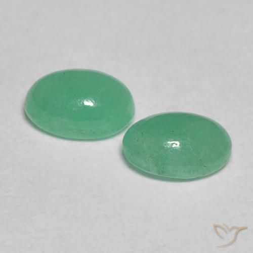 Shop natural 0.61ct 濃いミントグリーン エメラルド gems, 楕円形, from コロンビア at GemSelect. In stock, global shipping!