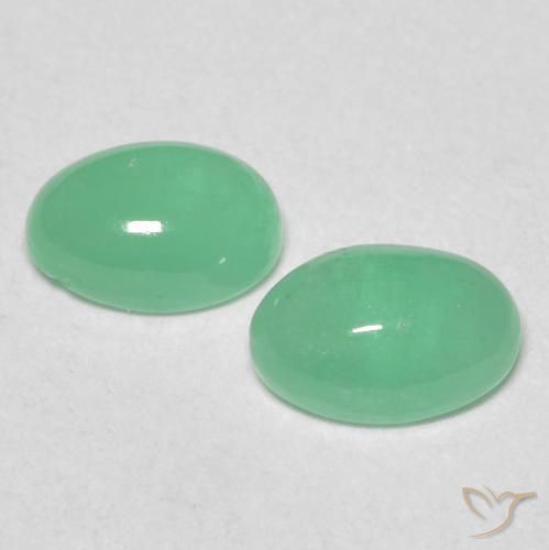 Shop natural 0.78ct ミディアムグリーン エメラルド gems, 楕円形, from コロンビア at GemSelect. In stock, global shipping!