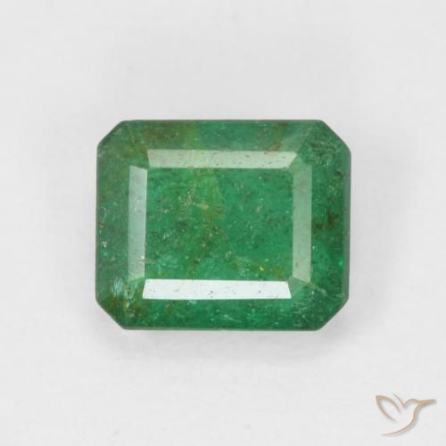 0.78カラットの天然ミディアムグリーンエメラルド（6.1×5.1 mm・エメラルドカット）