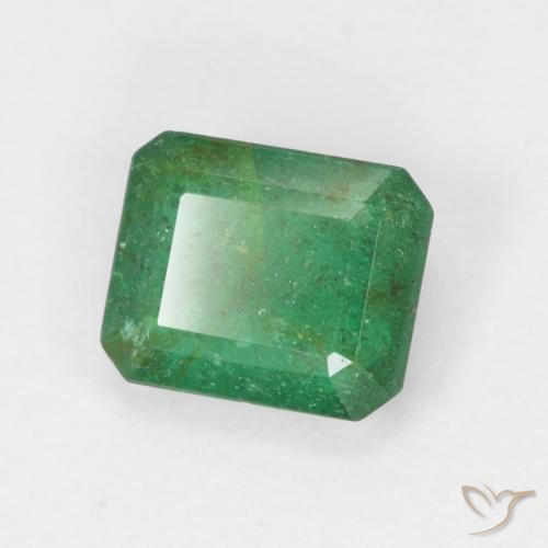 0.78カラットの天然ミディアムグリーンエメラルド（6.1×5.1 mm・エメラルドカット）