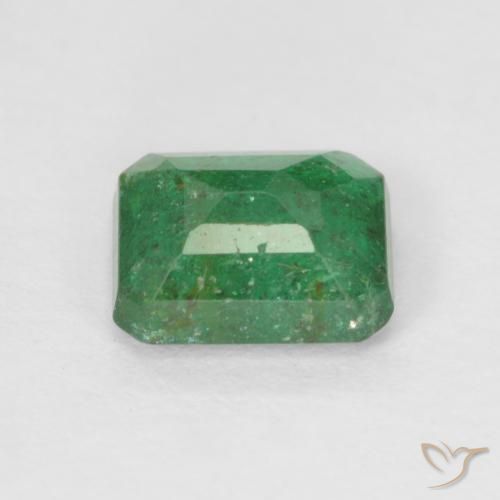 0.78カラットの天然ミディアムグリーンエメラルド（6.1×5.1 mm・エメラルドカット）