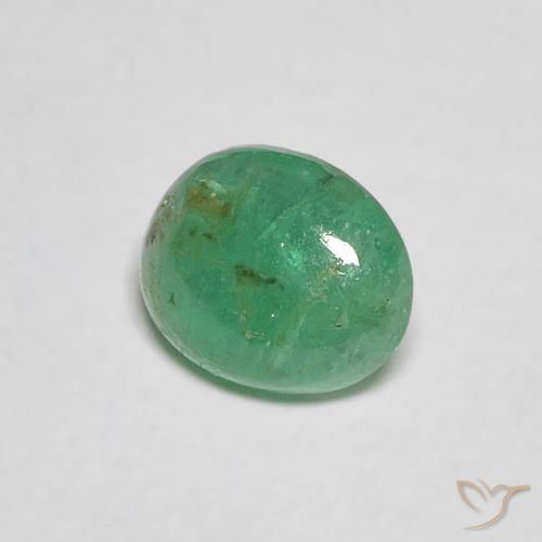 0.37カラットの天然ミディアムグリーンエメラルド（5.3×4.3 mm・オーバルカット）