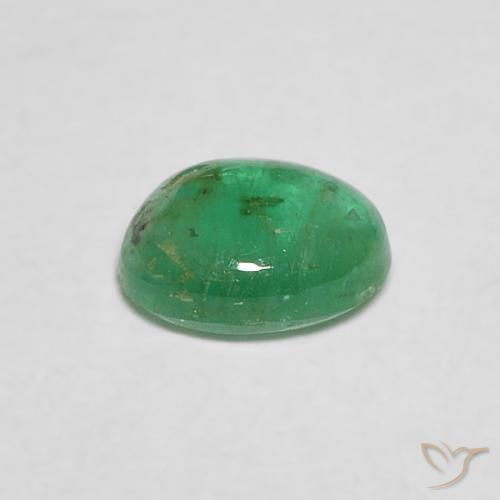 0.37カラットの天然ミディアムグリーンエメラルド（5.3×4.3 mm・オーバルカット）