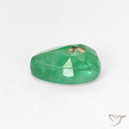 0.51カラットの天然シャムロックグリーンエメラルド（6×4.1 mm・洋梨の形）