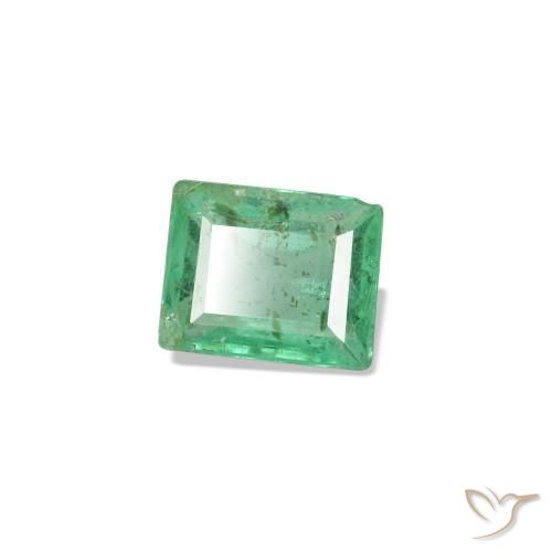 0.15カラットの天然クールグリーンエメラルド（3.4×2.7 mm・バゲット）