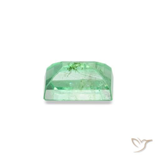 0.19カラットの天然Medium Light-Greenエメラルド（3.9×2.6 mm・バゲット）