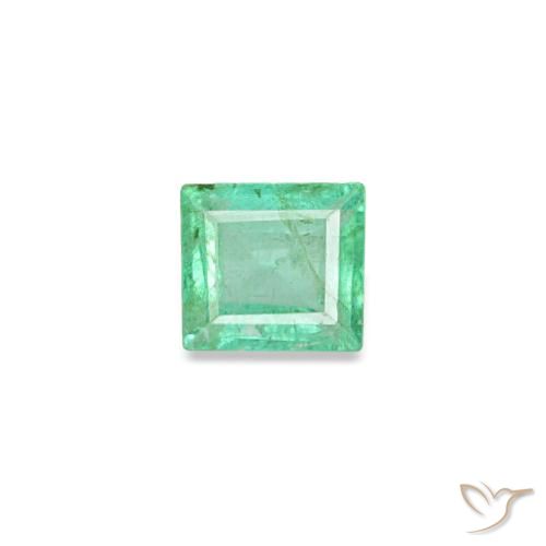 0.12カラットの天然エレクトリックグリーンエメラルド（3×2.7 mm・バゲット）