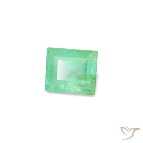 0.17カラットの天然ミディアムグリーンエメラルド（3.2×2.7 mm・バゲット）