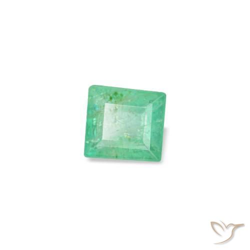 0.14カラットの天然ミディアムグリーンエメラルド（2.7×2.6 mm・バゲット）