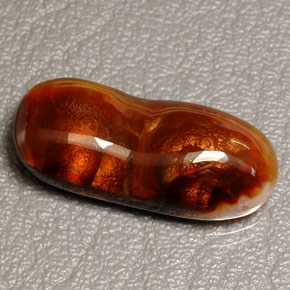14.63カラットの天然マルチカラーファイアーアゲート（25.6×11.1 mm・透明）