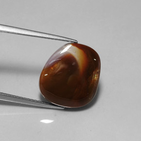 7.61カラットの天然マルチカラーファイアーアゲート（15.4×14 mm・透明）
