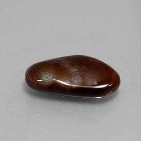 2.44カラットの天然マルチカラーファイアーアゲート（13.7×7.6 mm・ファンシーシェイプ）