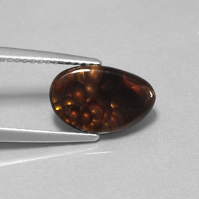 1.76カラットの天然マルチカラーファイアーアゲート（11.5×7.5 mm・ファンシーシェイプ）