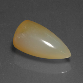 14.68カラットの天然マンダリンファイアーオパール（22.3×12.2 mm・透明）