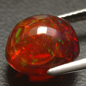 4.55カラットの天然マルチカラーファイアーオパール（10.9×10.1 mm・透明）