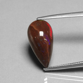 5.89カラットの天然マルチカラーファイアーオパール（17.8×9.4 mm・洋梨の形）