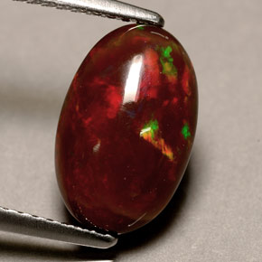 2.76カラットの天然マルチカラーファイアーオパール（12.3×7.8 mm・オーバルカット）
