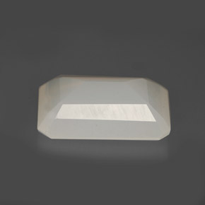 4.83カラットの天然イエロー＆ホワイトファイアーオパール（14.5×10.3 mm・透明）