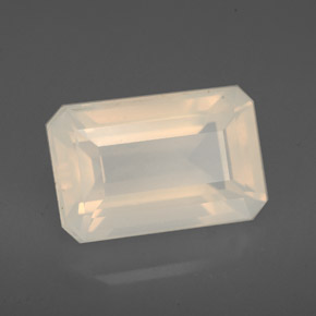 3.76カラットの天然オレンジホワイトファイアーオパール（12.5×8.2 mm・透明）