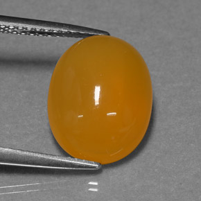 3.93カラットの天然イエローオレンジファイアーオパール（12.7×10 mm・オーバルカット）