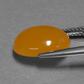 3.93カラットの天然イエローオレンジファイアーオパール（12.7×10 mm・オーバルカット）