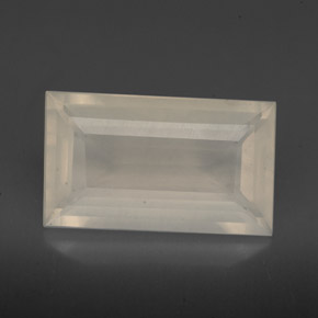 3.87カラットの天然イエロー＆ホワイトファイアーオパール（14.3×8.4 mm・透明）