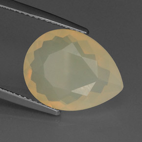 4.68カラットの天然ホワイトオレンジファイアーオパール（15.6×12.2 mm・透明）