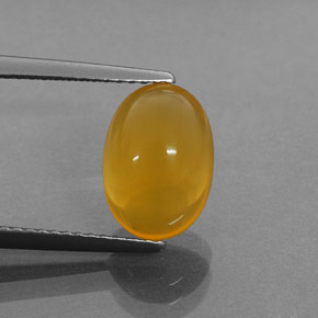 2.62カラットの天然イエローオレンジファイアーオパール（10.7×7.7 mm・透明）