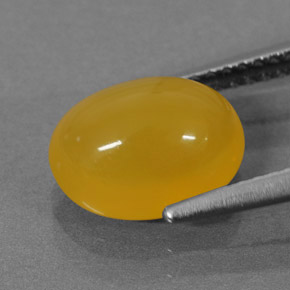 2.26カラットの天然イエローオレンジファイアーオパール（10.3×7.9 mm・オーバルカット）
