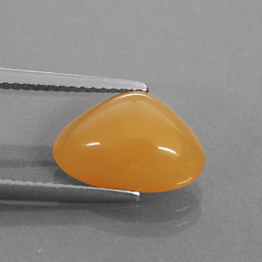 2.86カラットの天然イエローオレンジファイアーオパール（12.8×8.6 mm・トリリアント）